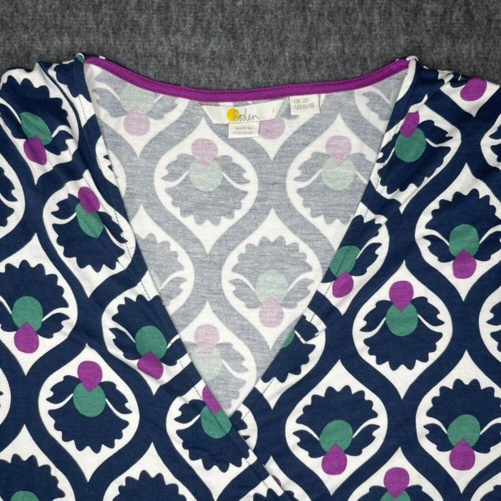 Boden ruched top womens sz 16/18 -navy geometric print stretchy for summer - Picture 4 of 12